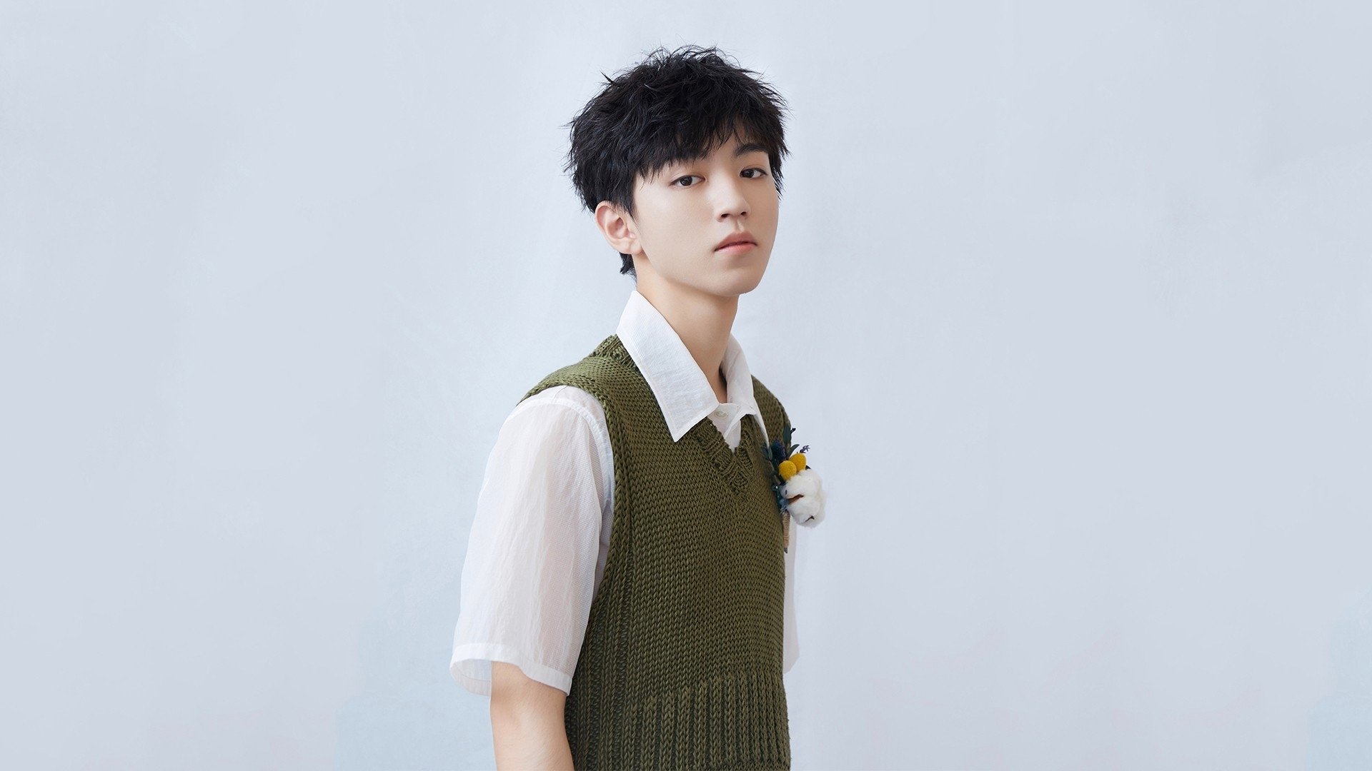 库兹马诺维奇在巴黎奥运会手球比赛中展现出高水平的反应速度，库兹马球技